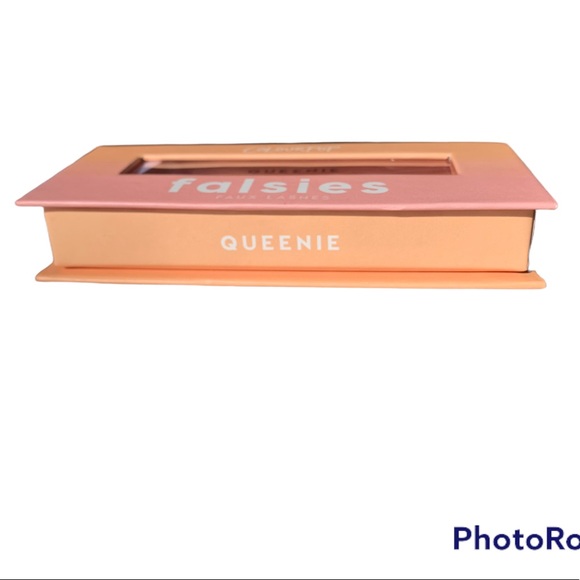 QUEENIE lashes Colourpop - Picture 3 of 3